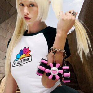 LIMITED BLACKPINK X TAKASHI MURAKAMI Rainbow Flower T-Shirt (Cropped Raglan) S